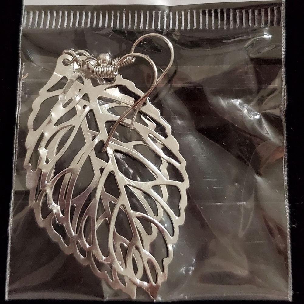 New!  Light weight leaf Earrings.